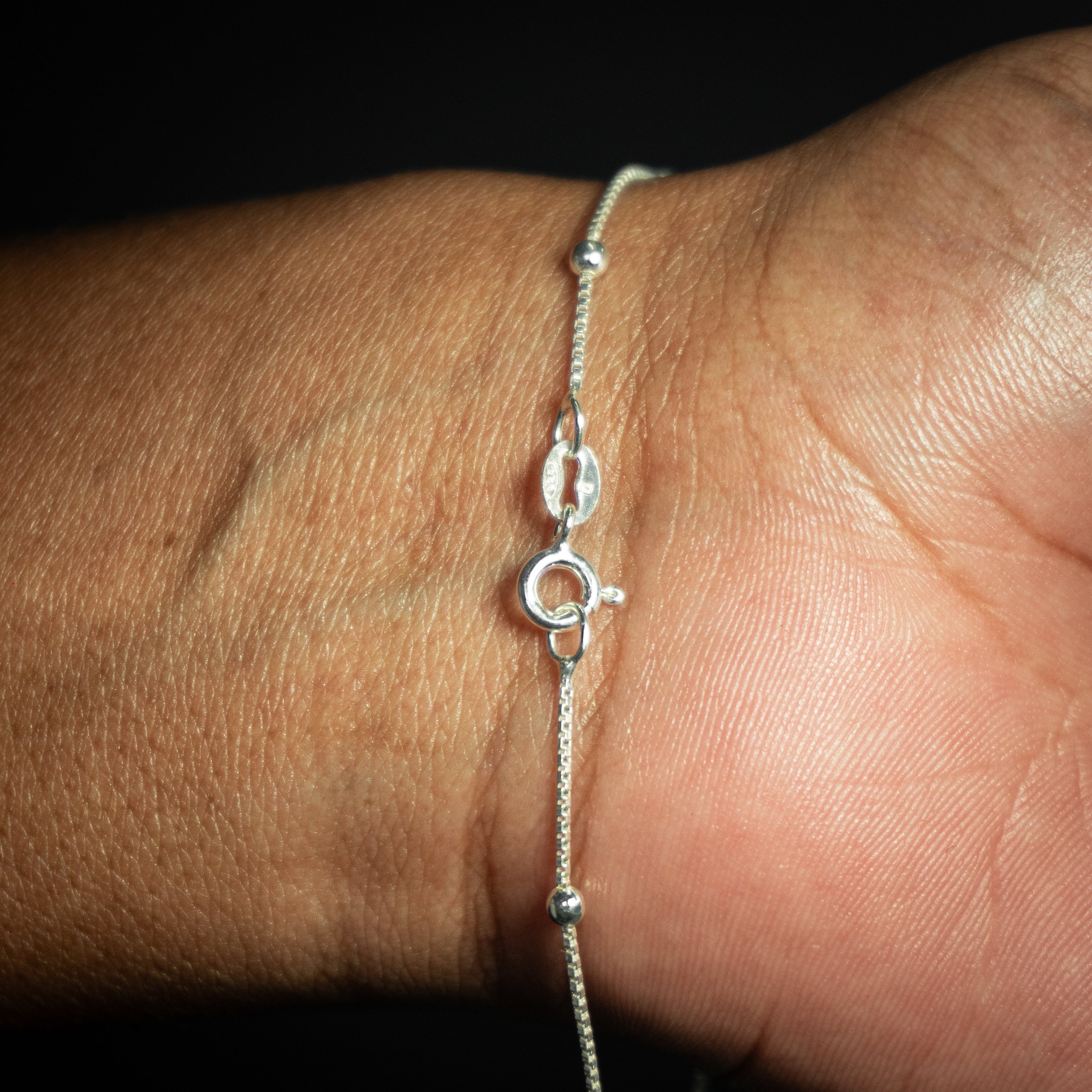 Pulseira Feminina com Bolinhas